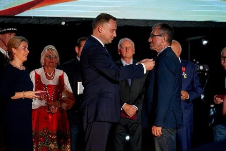 Prezydent RP Andrzej Duda odznacza Jana Szturca